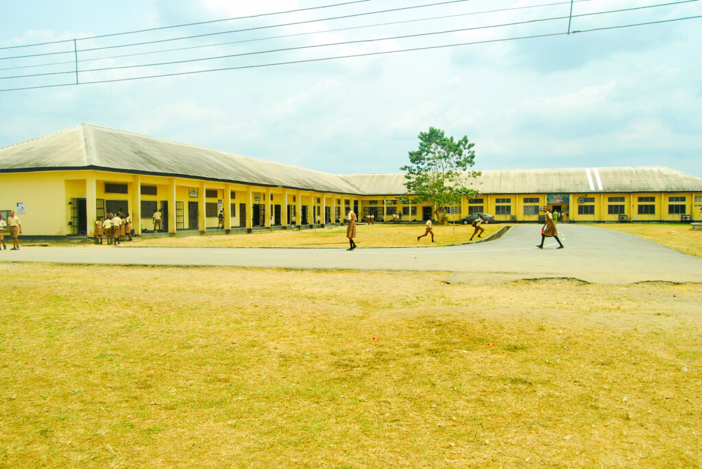 UNIUYO International Secondary School buildings and grounds